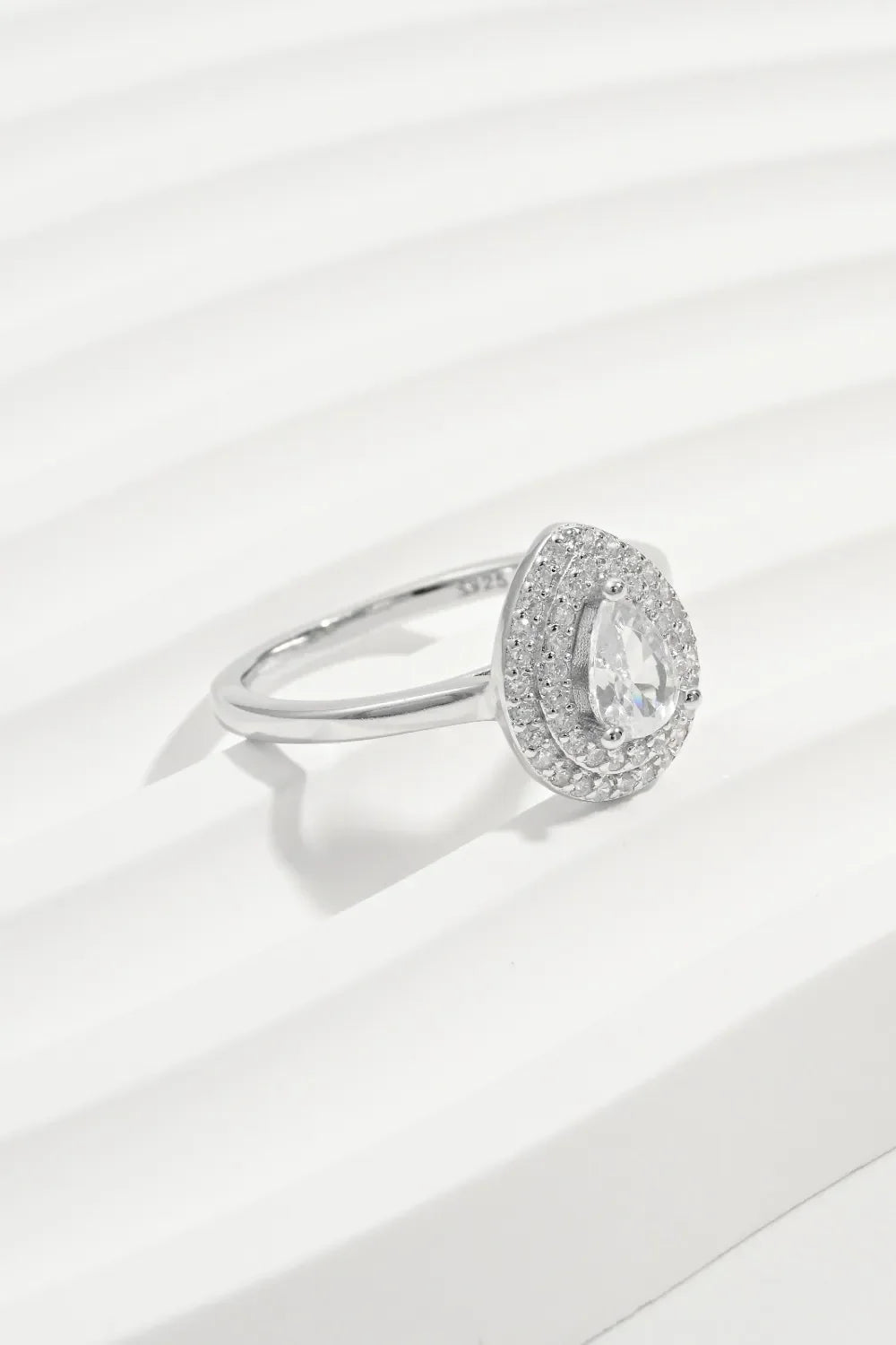 925 Sterling Silver Inland Zircon Ring - VAleG