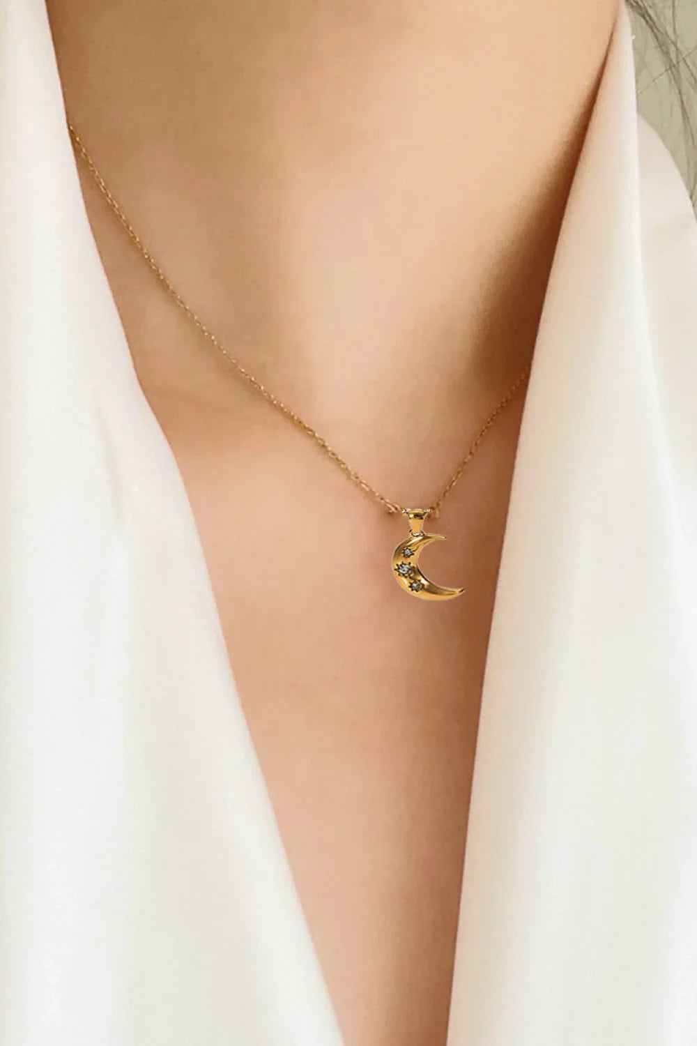 18K Gold Plated Inlaid Zircon Moon Pendant Necklace - VAleG