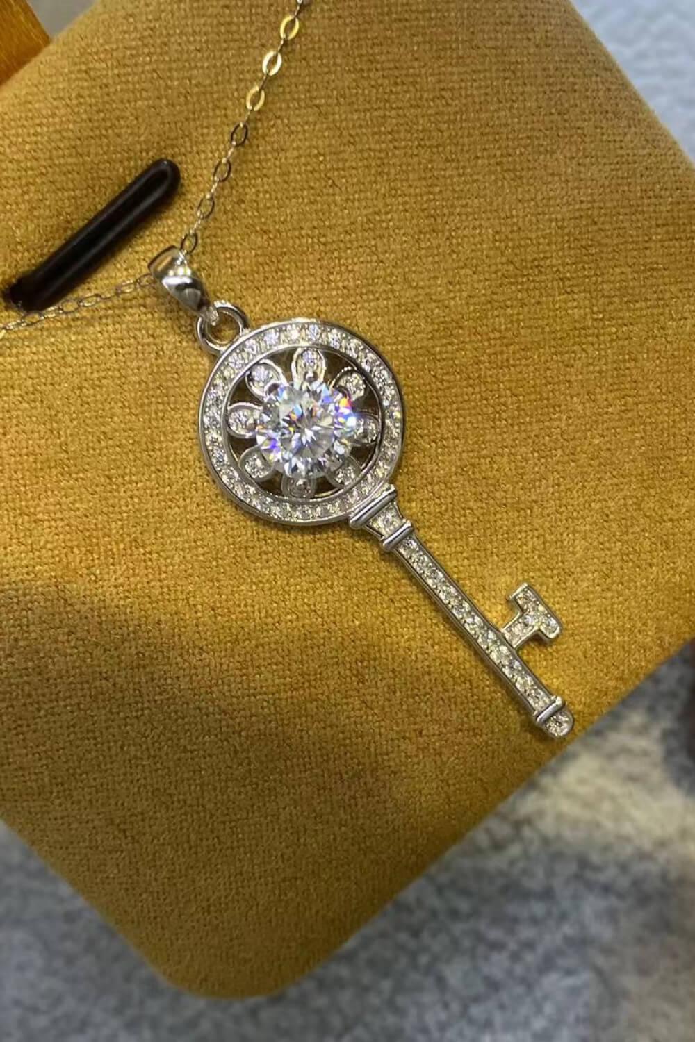 1 Carat Moissanite Platinum-Plated Key Pendant Necklace - VAleG