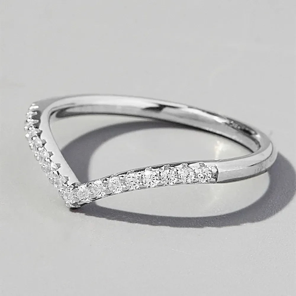 V Shape Inlaid Zircon 925 Sterling Silver Ring - VAleG