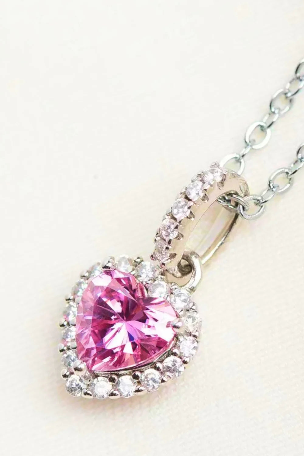 1 Carat Moissanite Heart Pendant Necklace - VAleG