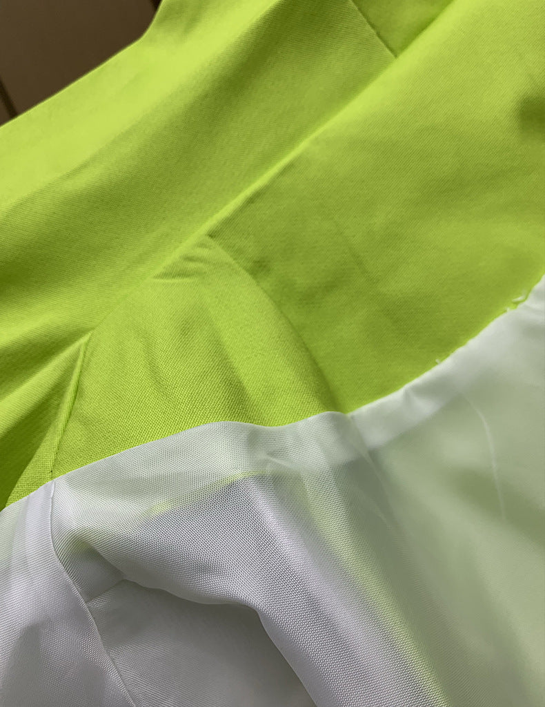 Elegante completo da donna con giacca e pantaloni