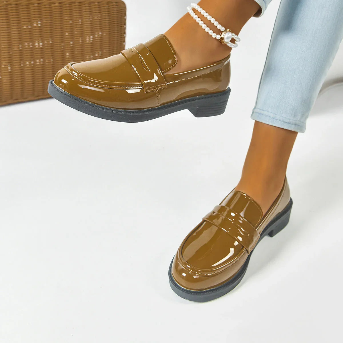 Retro Square Toe Platform Height-increasing Leather Shoes Women's Uniform Shoes - VAleG