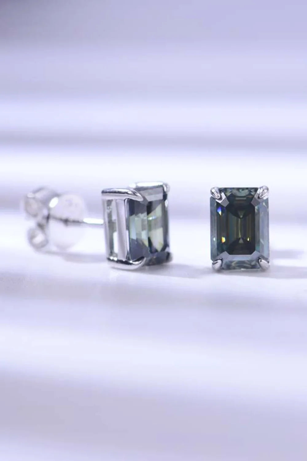 2 Carat Moissanite Stud Earrings in Green - VAleG