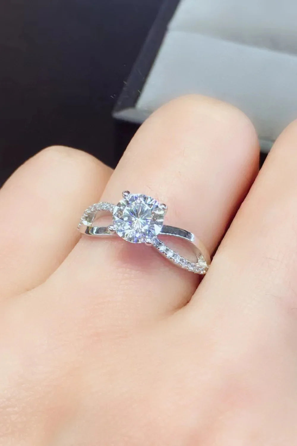 2 Carat Moissanite Crisscross 925 Sterling Silver Ring - VAleG