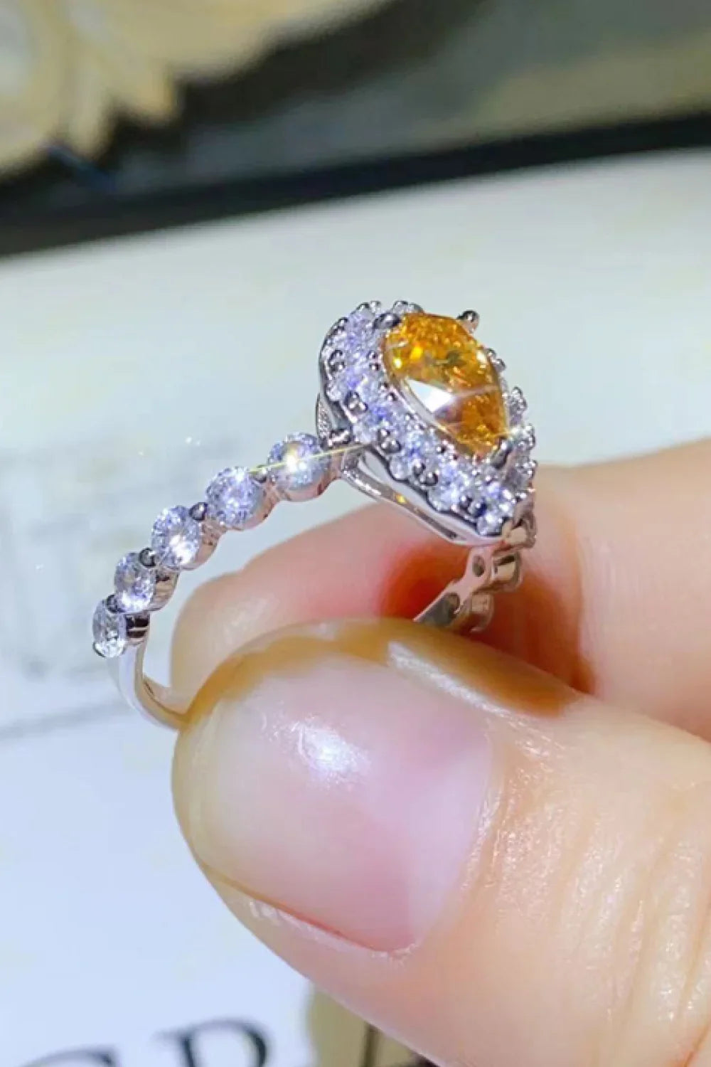 1 Carat Moissanite Contrast Teardrop Ring - VAleG