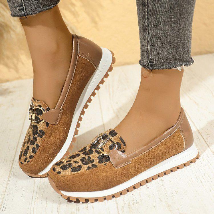 Round Toe Flat Bottom Metal Buckle Low-cut Leisure Pumps - VAleG