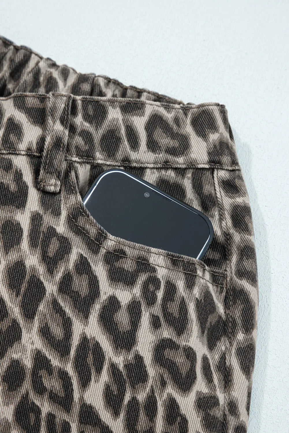 Jeans a gamba larga dritta leopardata gialla